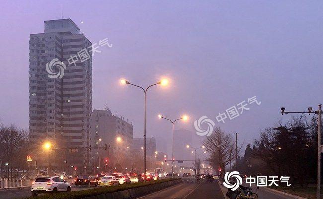 【中国天气网】北京今日午后阵风6级能见度转好 明后天气温下降明显
