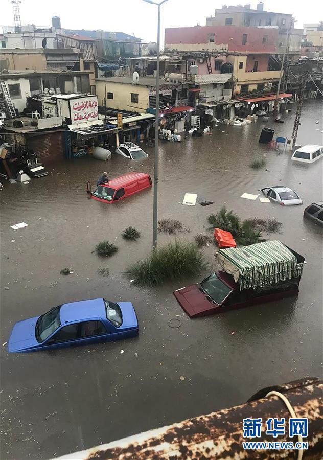 「新华网」黎巴嫩首都遭遇暴雨