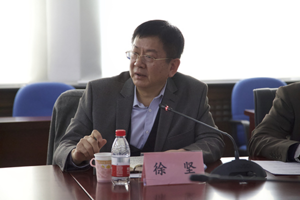 12月10日,外交学院院长,教授徐坚在研讨会上发言.新华网 陈颖摄