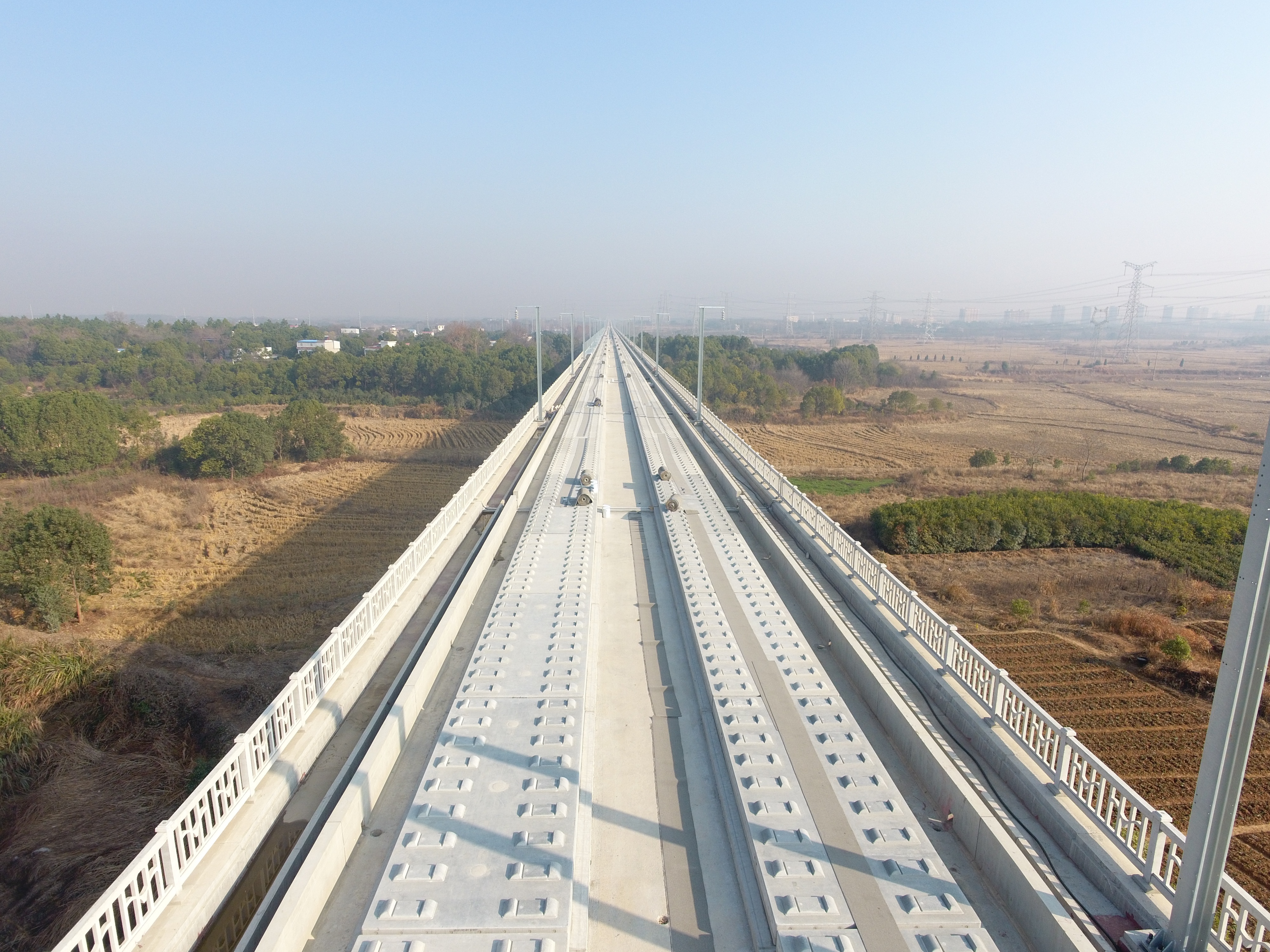 安高铁是合肥至南昌间快速客运主通道,在十三五期间是京九高速铁路
