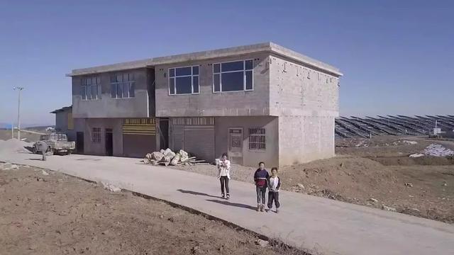 「中国经济网」两年后记者再次实地探访“冰花男孩”他现在情况如何呢？