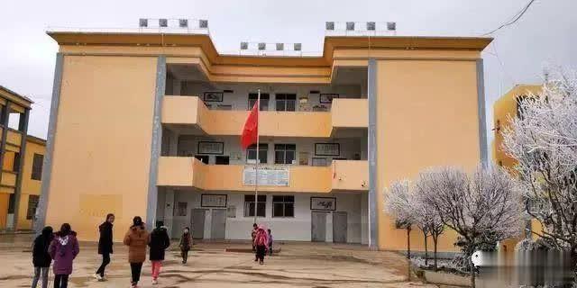 「中国经济网」两年后记者再次实地探访“冰花男孩”他现在情况如何呢？