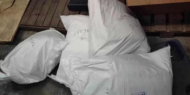 [中国青年网]捡到贵重失物不归还？结果……出乎所有人的意外