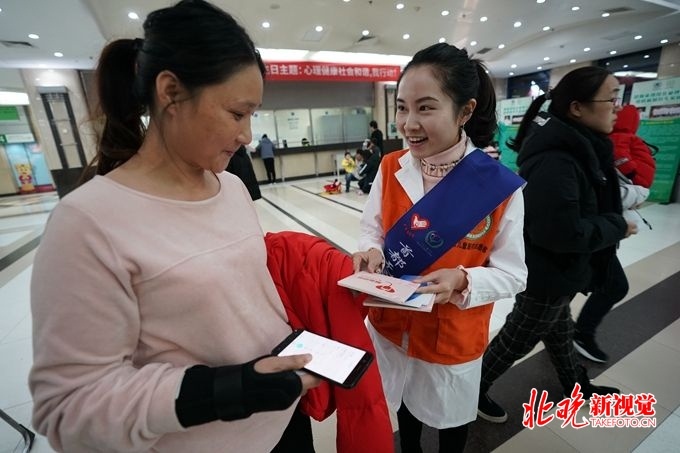 #北京晚报#街头献血进入淡季团体献血补充，北京血液库存处于紧平衡状态