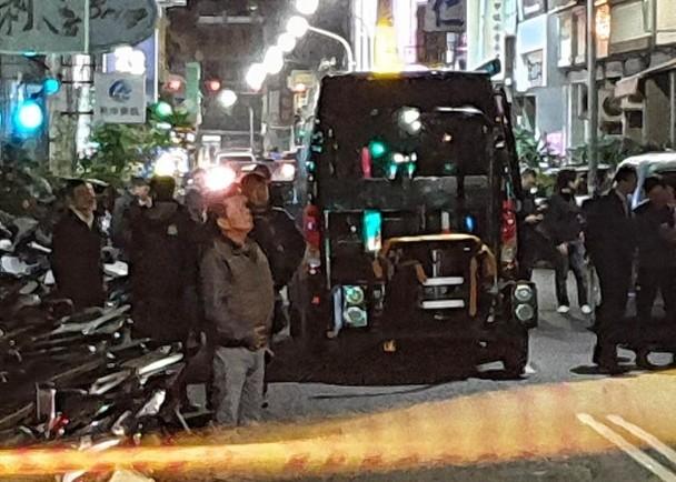 「看看新闻」男子在国民党部放炸弹 与警方对峙12小时后中枪被擒