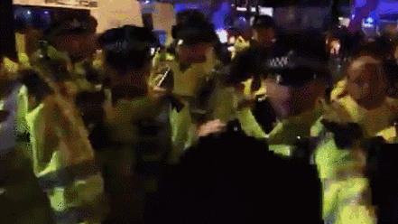 观察者网■大选刚结束，抗议者就上街了