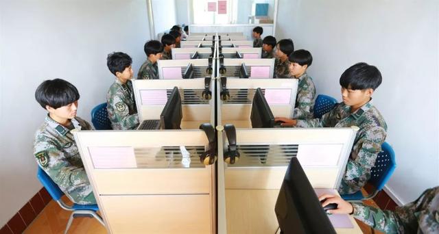 中国军网■当女子导弹连遇上网络热词……真?硬核