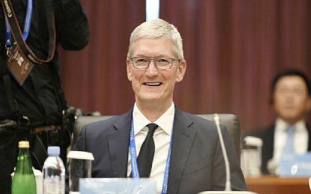 「新京报」库克呼吁从小学编程，“代码”将是智能时代入场券