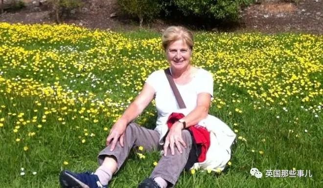 【新晚报】号称拍打拉筋治百病的“神医”，害死无数粉丝，终于被判了！