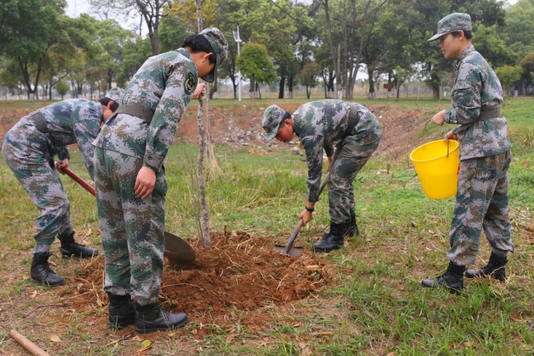 #军报记者#当女子导弹连遇上网络热词……真?硬核！