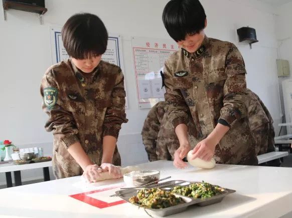 #军报记者#当女子导弹连遇上网络热词……真?硬核！