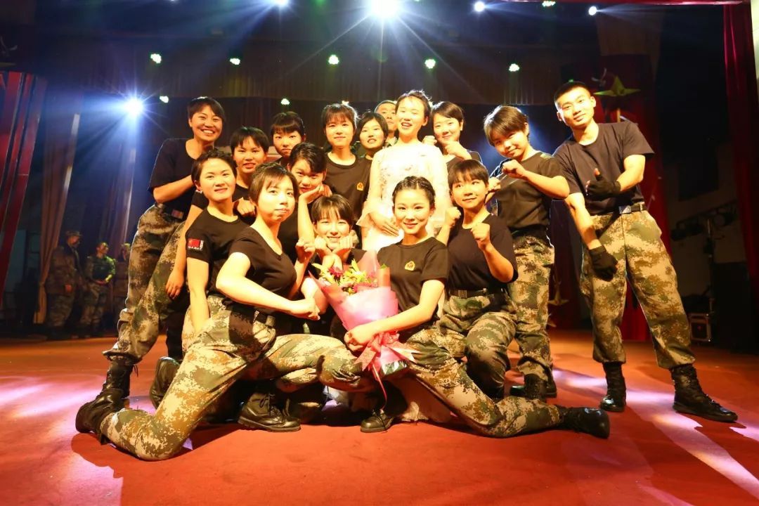 #军报记者#当女子导弹连遇上网络热词……真?硬核！