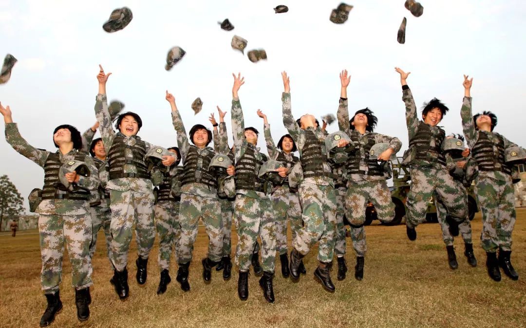 #军报记者#当女子导弹连遇上网络热词……真?硬核！