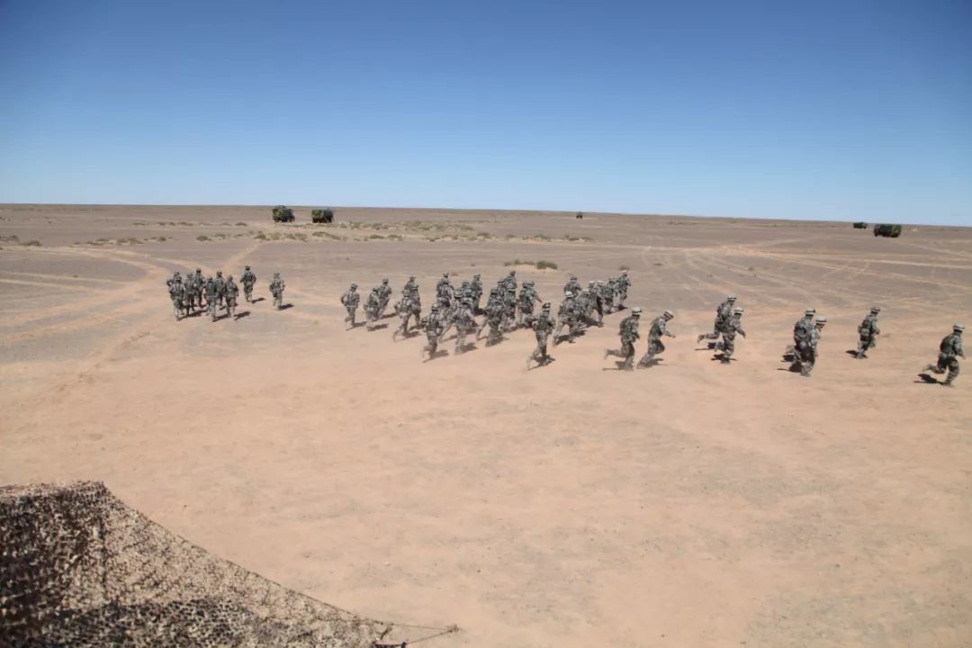 #军报记者#当女子导弹连遇上网络热词……真?硬核！