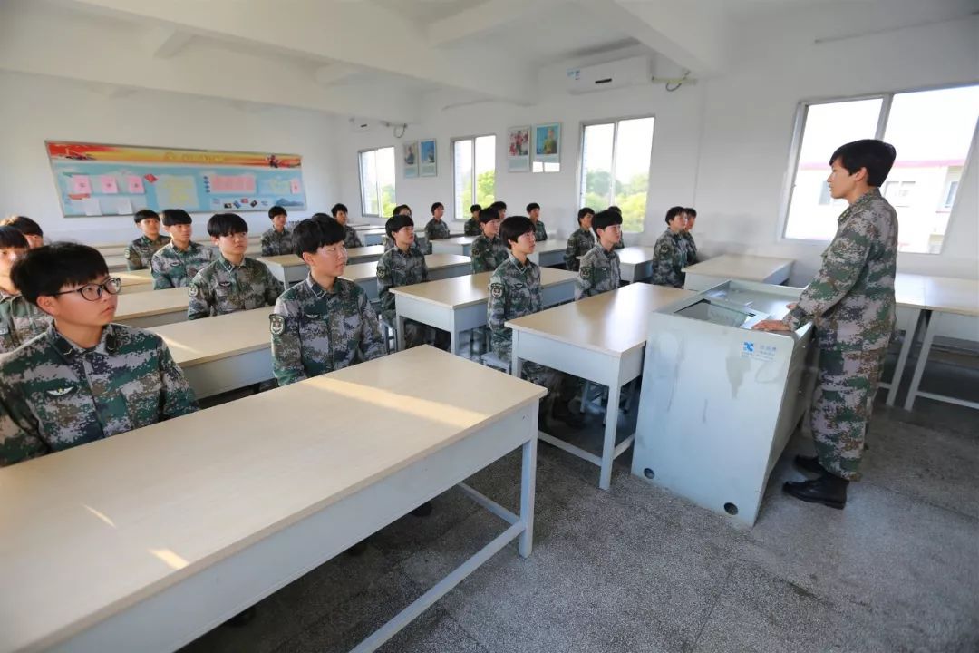 #军报记者#当女子导弹连遇上网络热词……真?硬核！