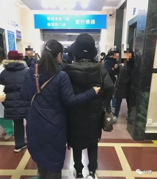 环球网@女演员曝拔火罐被深度烧伤，没想到如此严重！