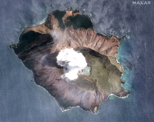 「海外网」新西兰火山爆发遇难者人数上升至16人