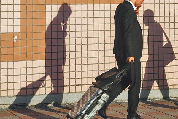 「中国台湾网」全台平均8名青年中1人失业 20至24岁青年失业率达12.86%