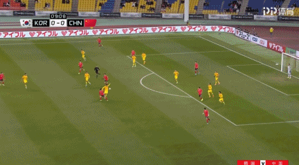 澎湃新闻@全场被压制！国足0比1不敌韩国，东亚杯迎来两连败