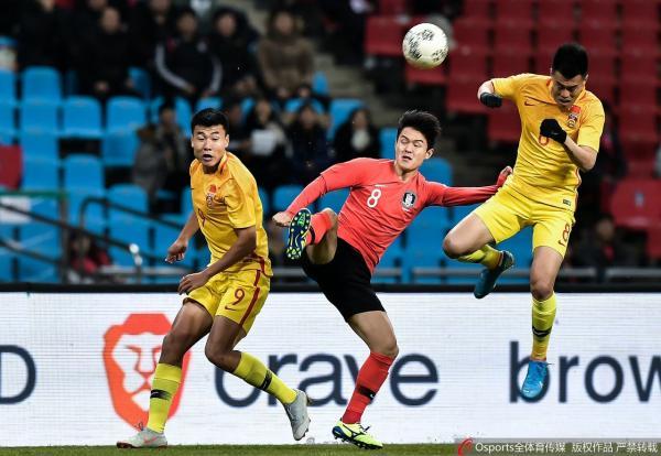 澎湃新闻@全场被压制！国足0比1不敌韩国，东亚杯迎来两连败