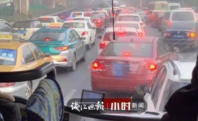 #杭州日报#今早,杭州网友PK北京网友!结果...