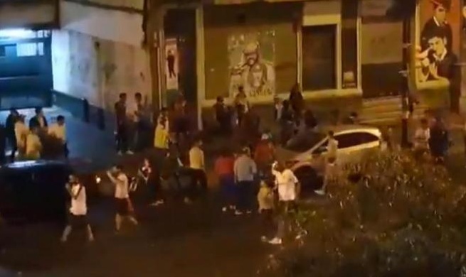 [环球网]乌拉圭首都一足球俱乐部附近发生枪击事件，一名24岁球迷身亡