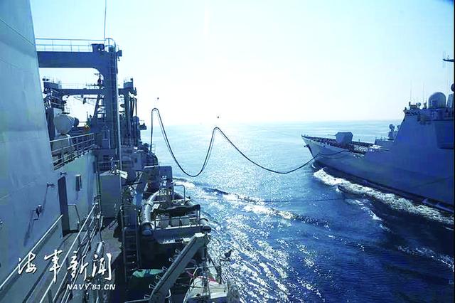 「海外网」中国海军可可西里湖舰开展远海练兵