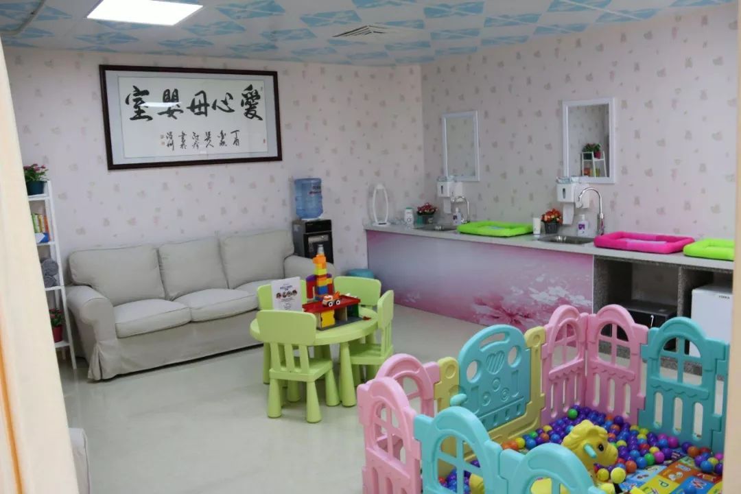 光明日报@母婴室，何时成公共场合“标配”？