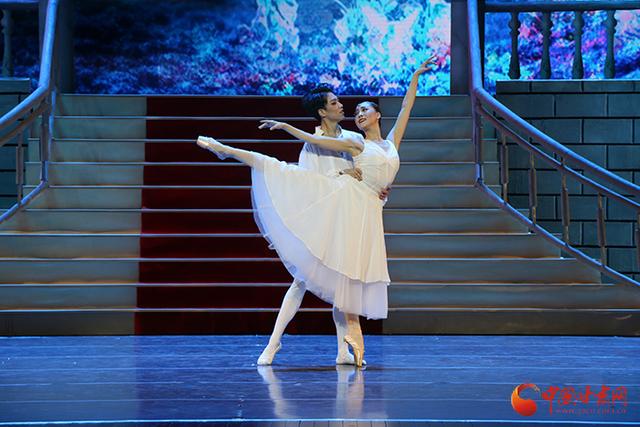 足尖童话之旅芭蕾舞剧灰姑娘在兰州音乐厅上演