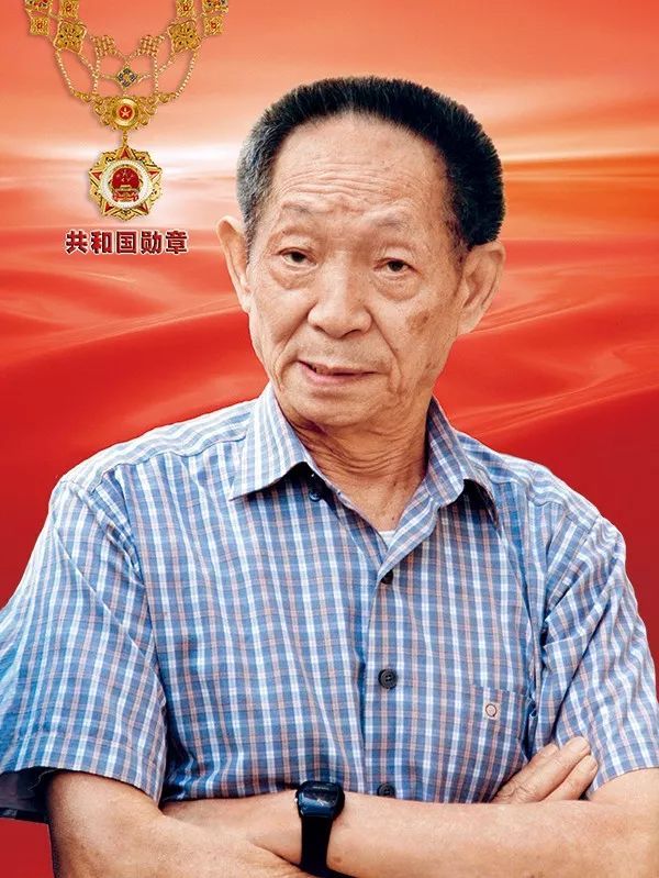 「求是网」2019，《求是》上那些让我们泪目的英模