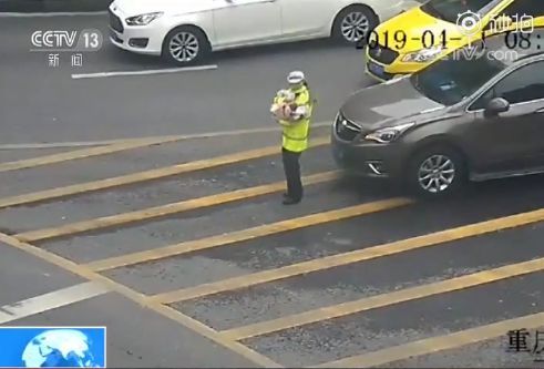 #中国新闻社#2019，平凡的人们给我最多感动……