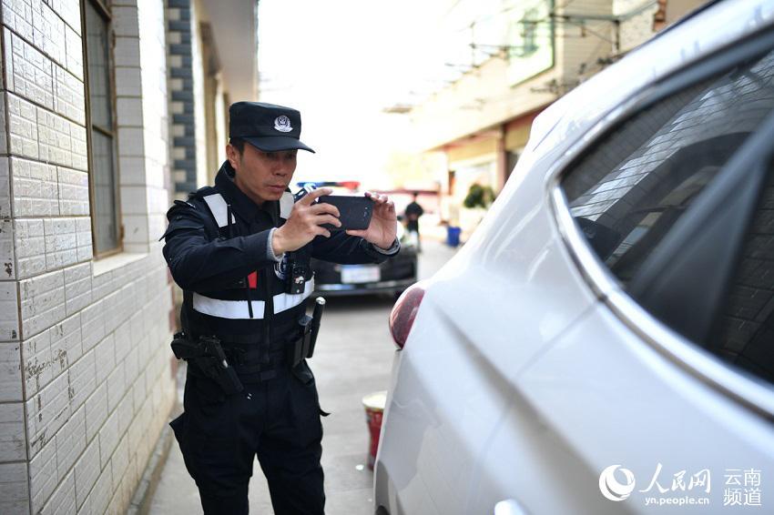 [人民网-云南频道]跟着特警去巡逻
