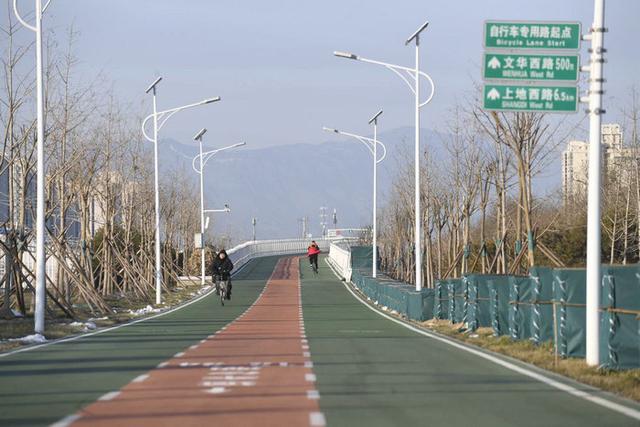 北青网■北京首条自行车专用路车流量突破100万人次