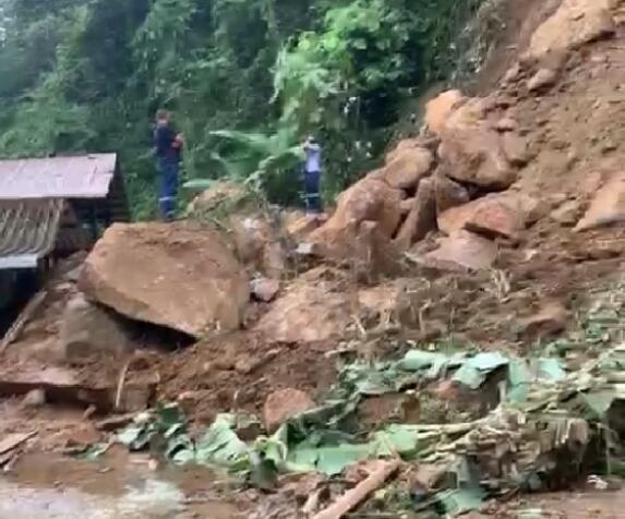 中央广电总台央视新闻客户端：哥伦比亚暴雨引发山体滑坡 多名游客失联