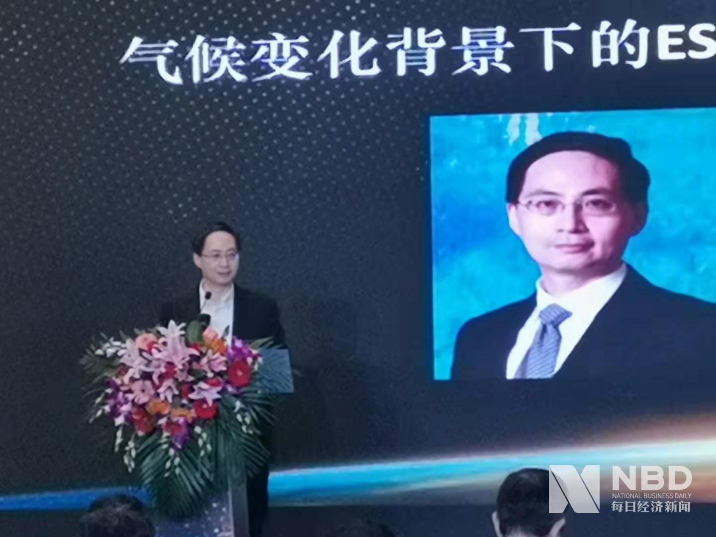 每日经济新闻■央行货币政策委员会委员马骏：如不控制碳排放，2060年后全球将现大面积干旱