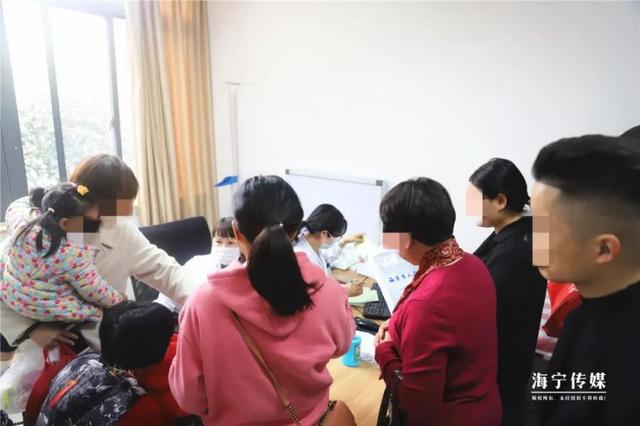 【中国青年网】一场流感花掉40万！丈夫跪求医生：只要能救她，多少钱都行