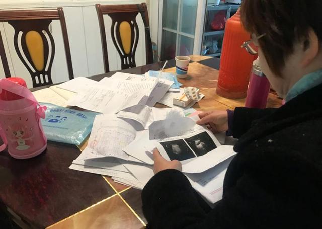 【中国青年网】一场流感花掉40万！丈夫跪求医生：只要能救她，多少钱都行