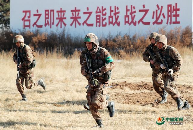「中国军网」顶风冒雪，带你感受步兵特战队员的“王者时刻”