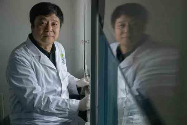 「新京报」《自然》公布2019十大科学人物 北大教授邓宏魁入选