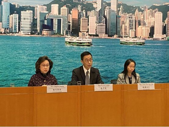 [环球网]咒骂警察子女“活不过7岁”的教师，离职。