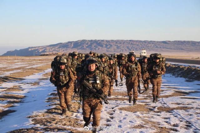 「中国军网」零下20摄氏度，看特战队员爬冰卧雪勇猛突击