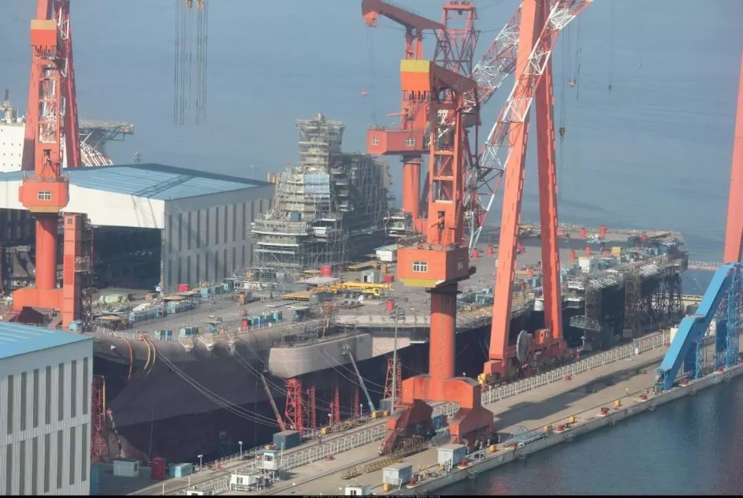 建造的航空母舰山东舰是我国第一艘独立设计与当年从他国远嫁而来的