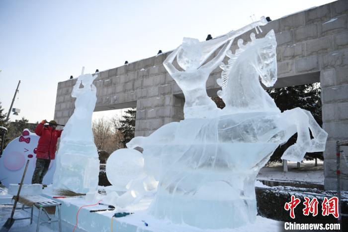 中外雕塑家聚长春雕冰刻雪妙手展现多元文化魅力