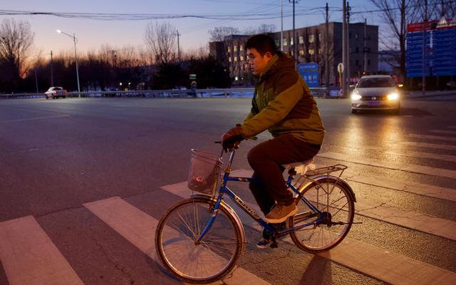 「新京报」轻度自闭症青年上班记