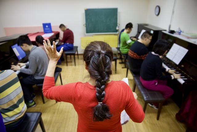 「新京报」轻度自闭症青年上班记