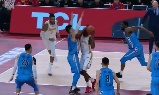 【新京报】“火锅先生”尤度力挺林书豪，吐槽对手小动作