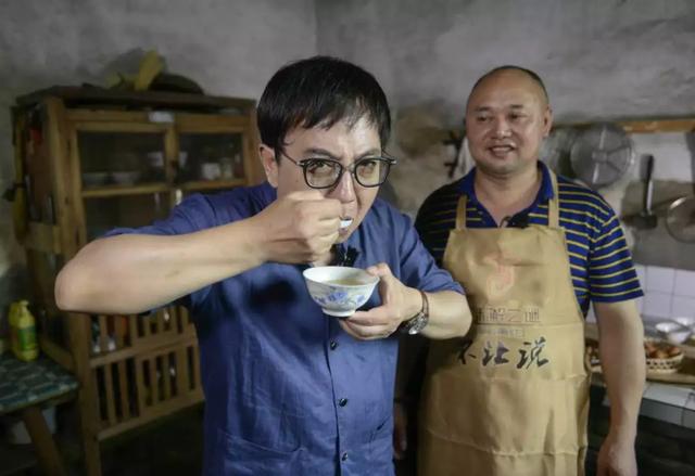 中国新闻周刊■地表最强吃货，他为每道菜写了一首诗