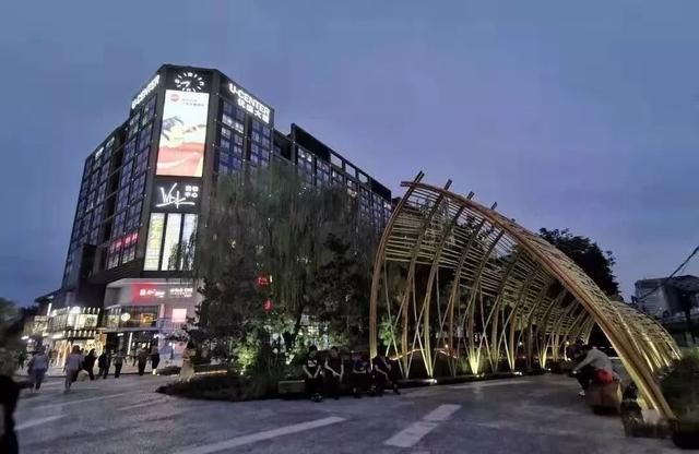 北京日报客户端：“宇宙中心”这家百货公司，也将说“再见”