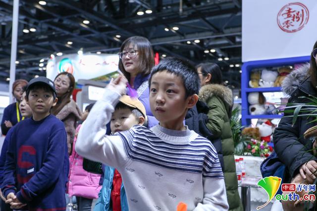 【中国青年网】飞镖有多好玩？带你直击飞镖竞技赛