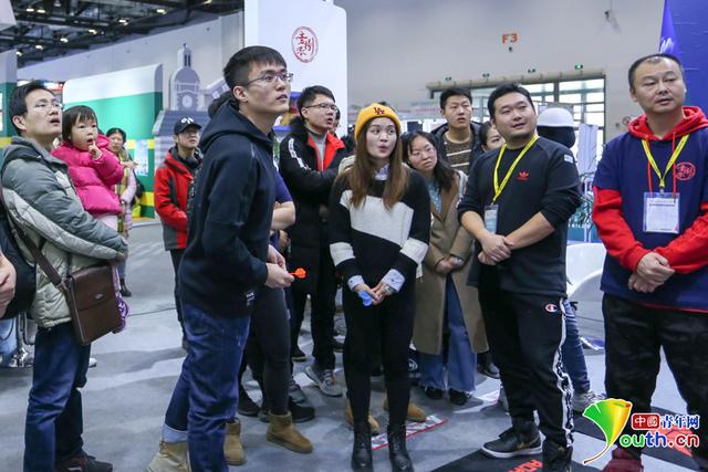 【中国青年网】飞镖有多好玩？带你直击飞镖竞技赛